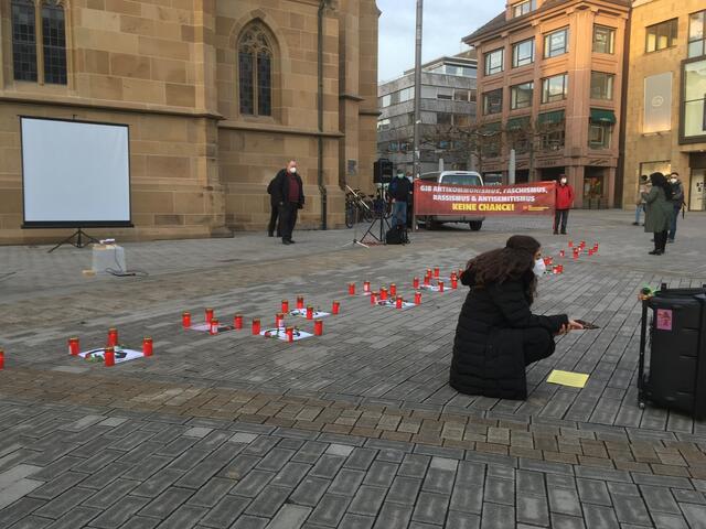 Mitten in der Corona-Pandemie erinnerten Demokraten und Antifaschisten auf dem Heilbronner Kiliansplatz an die Ermordeten von Hanau (Februar 2021) | Foto: MLPD