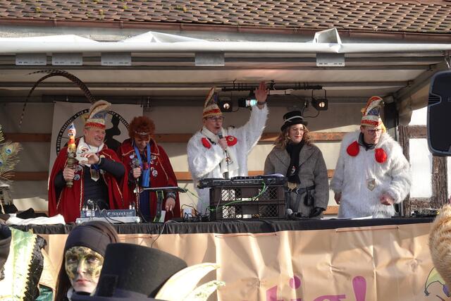 Die Kommentatoren wechseln sich ab, die Stimmung ist bestens . . . | Foto: Hans Peter Schmitt