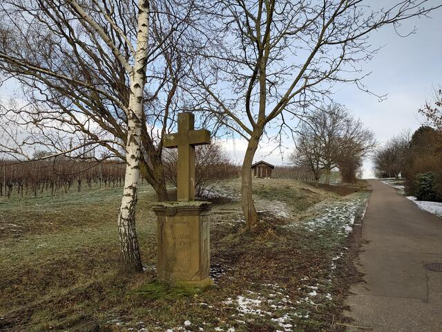 Noch ein Wegekreuz grüßt die Wanderer.  | Foto: sigischlottke