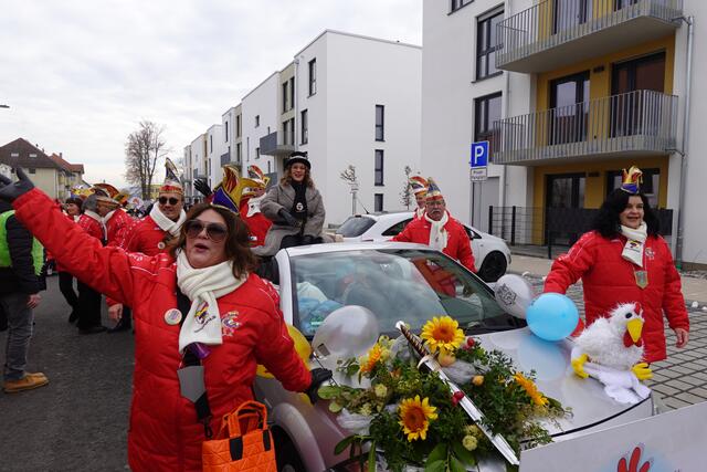 Der Wagen des Elferats der Jagstfelder Hühnerlaus-Narren. | Foto: Hans Peter Schmitt