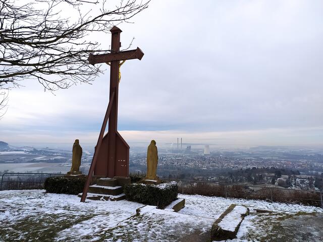 Das prägnante Kreuz, das schon von unten und von weitem zu sehen ist.  | Foto: sigischlottke