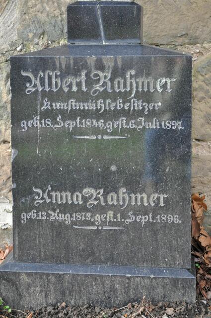 Grabmal für Albert Rahmer. Nicht der Gründer der Rahmermühle, aber wohl einer der Nachfahren. | Foto: Daniela Somers
