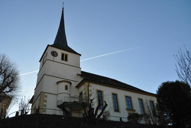 Die ev. Kirche St. Cornelius und Cyprian von 1830. Zuvor stand schon ein Vorgängerbau aus dem 15. Jahrhundert dort. Die katholische Kirche von  1985, die auch auf einen Vorgängerbau zurück geht, heißt übrigens genauso.  | Foto: Daniela Somers