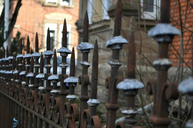  Die Einfriedung des Vorgartens ist noch Original. | Foto: Daniela Somers