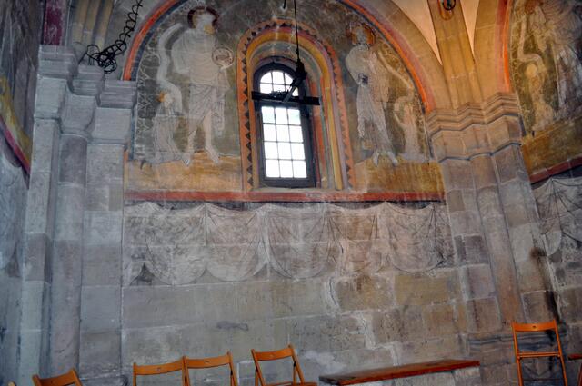 Im Turm befindet sich auch die Magdalenenkapelle mit wunderschönen Wandmalereien. | Foto: Daniela Somers