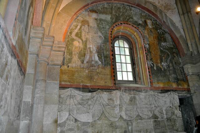 Im Turm befindet sich auch die Magdalenenkapelle mit wunderschönen Wandmalereien. | Foto: Daniela Somers