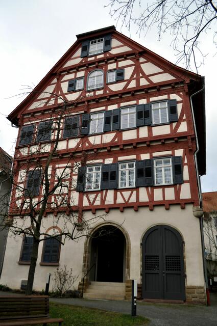 Das Haupthaus mit schönem Fachwerk. Die letzte Renovierung war 2006, seit dem ist es ein Seniorenzentrum der ev. Kirche. | Foto: Daniela Somers