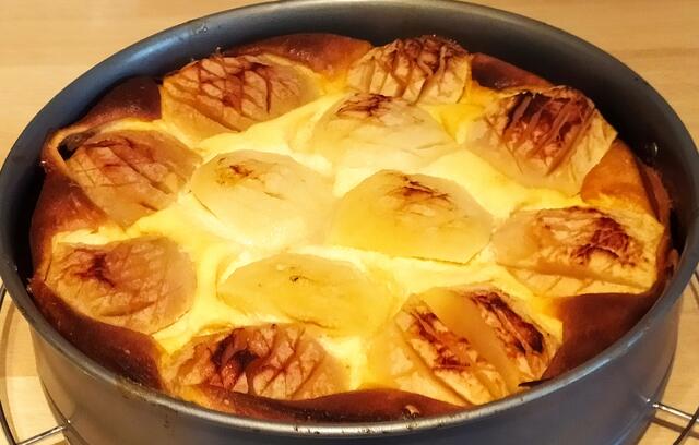 Fertig gebacken zunächst in der Form auf einem Kuchengitter 1 Stunde abkühlen lassen.  | Foto: sigischlottke