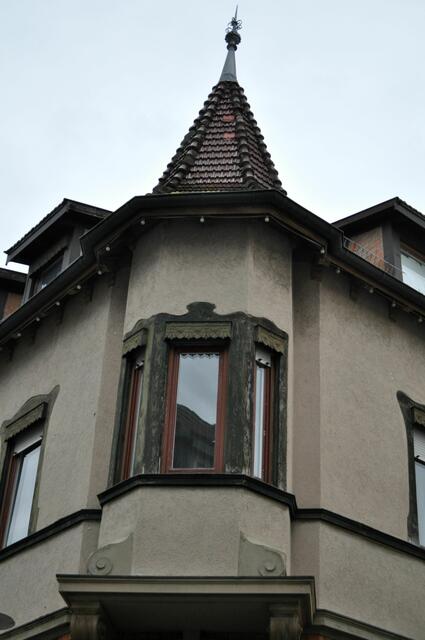 Mir gefallen natürlich die Ecktürmchen des Hauses. | Foto: Daniela Somers