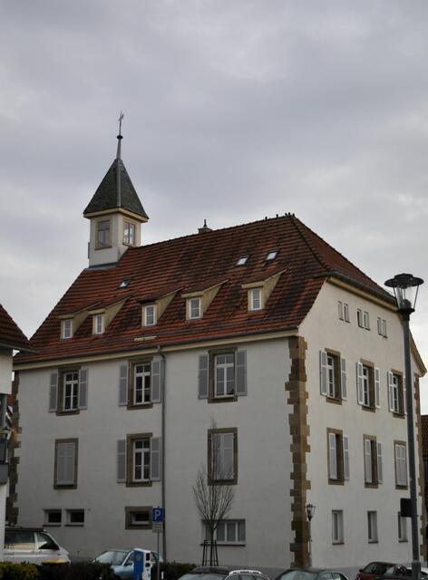 Die alte Schule.Sie steht auf dem Platz, an dem zuvor eine Kirche war. Im Erdgeschoss fand man einen Grundstein aus dem 13. Jahrhundert. In der Schule wurde noch bis nach dem 2. Weltkrieg Unterricht abgehalten. | Foto: Daniela Somers