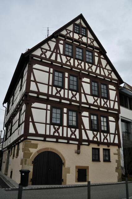 Das Auracher Haus, ein Fachwerkhaus von 1547. Benannt nach den früheren Besitzern im 18. Jahrhundert. 1982 wurde es aufwendig restaurierten.  Erbaut wurde es ursprünglich wahrscheinlich vom Bürgermeister Conrad Cannstatter. | Foto: Daniela Somers