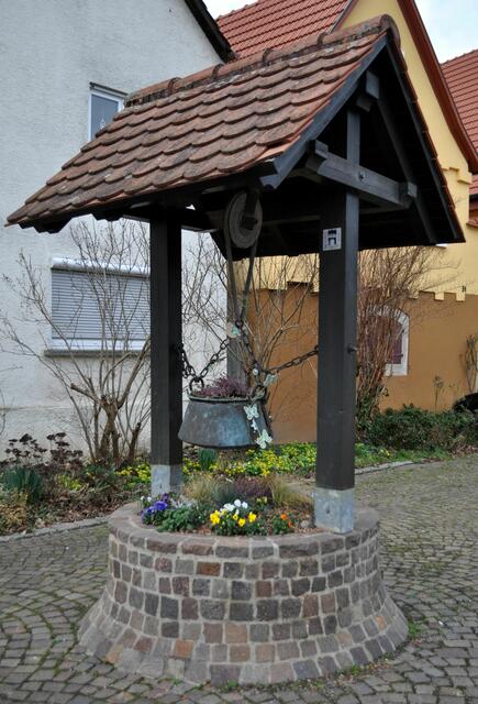 Schön gestalteter alter Brunnen. | Foto: Daniela Somers