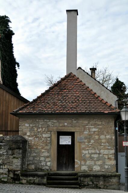 1825 wurde diese Backhaus gebaut. Noch heute wird es genutzt. Z. B. auch beim Fleckenfest wird hier gebacken. Ein neueres Backhaus von 1846 musste allerdings der Ortssanierung weichen. | Foto: Daniela Somers