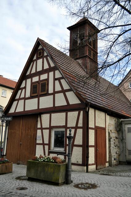 Das Spritzenhaus wurde 1909 erbaut und diente der Feuerwehr bis 1964 als Feuerwehrgerätehaus. Schon 1863 gab es eine Feuerwehr im Ort. 1880 gab es eine Pflichtfeuerwehr mit 170 Feuerwehrleuten. | Foto: Daniela Somers