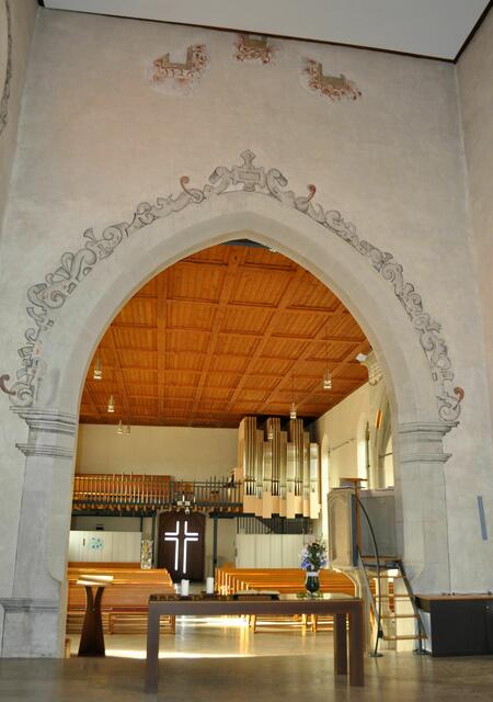 Blick vom Chorraum ins Langschiff zur Orgel. | Foto: Daniela Somers