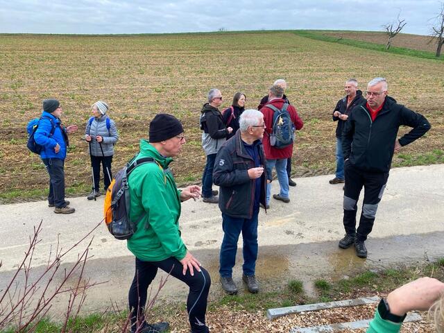 Unser Wanderguide Alex hat a Schnäpsle spendiert 😊 | Foto: Beate Bonte