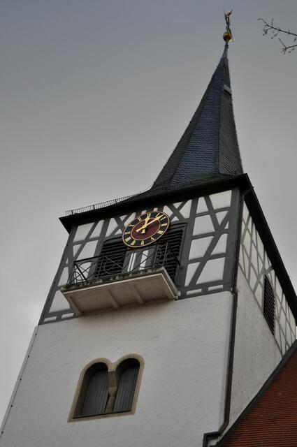 Was ich bisher so noch nie gesehen habe: Balkone am Kirchturm. Erleichtern bestimmt eventuelle Arbeiten an der Kirchturmuhr. | Foto: Daniela Somers