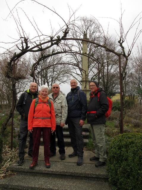 An der Jupitersäule in Brackenheim-Hausen | Foto: WandernGabyErich