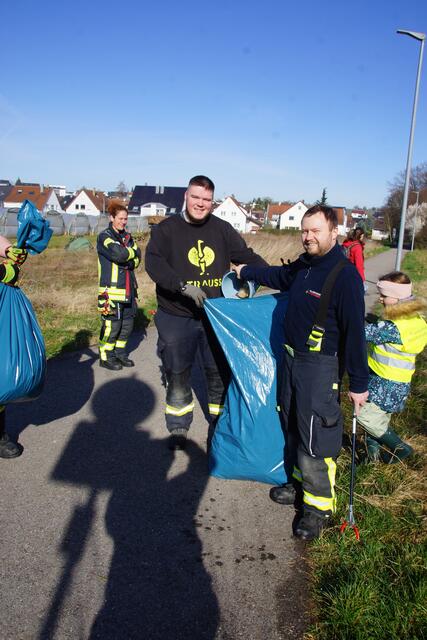 Die Jugendfeuerwehr auf der Kirchheimer Gemarkung | Foto: Birger Romler