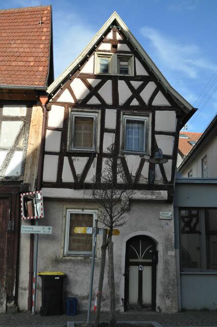 17./ 18. Jahrhundert. Das schmale Wohngebäude war wohl ein Nebengebäude, dass zum nebenstehenden Gasthaus Lamm gehört hat. | Foto: Daniela Somers