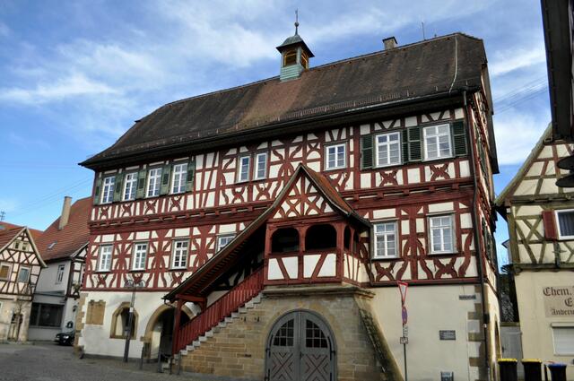 Der Fachwerkaufbau wurde nach einer Zerstörung 1685-1687 neu errichtet. Der Treppenaufgang kam erst 1765 dazu. | Foto: Daniela Somers