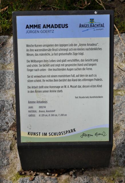 Erklärungstafel zur vorherigen Skulptur. | Foto: Daniela Somers