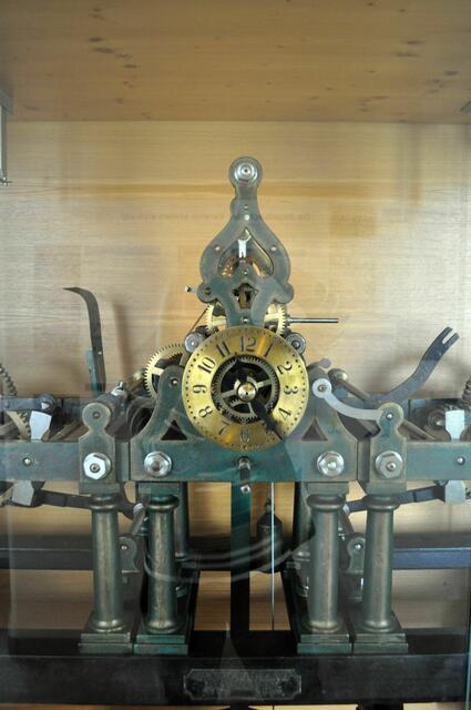 Aber auch das gibt es zu sehen. Eine Nachbildung einer Turmuhr. | Foto: Daniela Somers