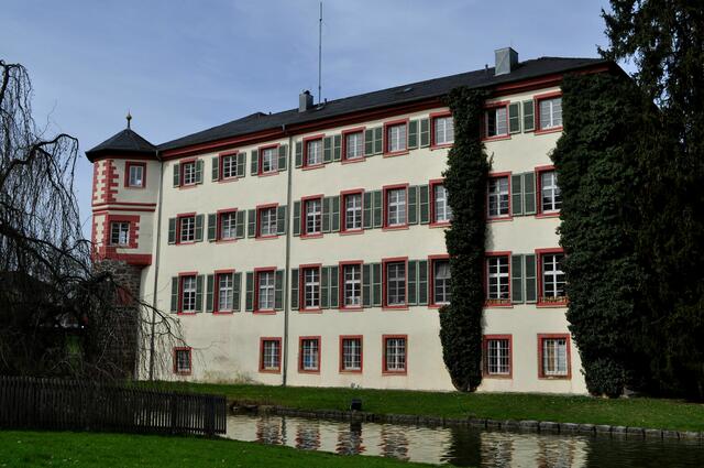 Durch eine weise Entscheidung ist nun das Rathaus, Polizeistation und ein Restaurant in diesem schönen Schloss. | Foto: Daniela Somers