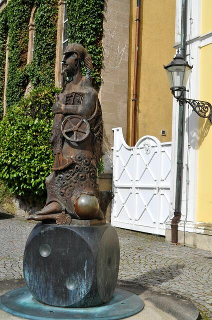 Heutzutage dient die alte Schlosskirche dem Künstler Jürgen Goertz als Atelier. | Foto: Daniela Somers