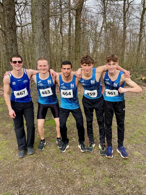 Gute Laune beim Crosslauf mit Markus Dietrich, Kirill Baldin, Mehran Esaghi, Mathys Vermeiden und Moritz Lang | Foto: Eigenes Bild