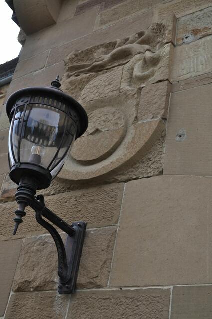 Wappenstein am Eingang zum Burghof | Foto: Daniela Somers