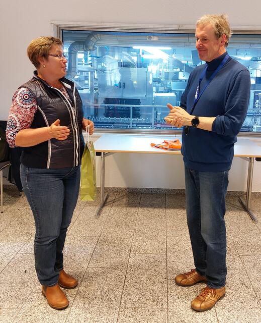 Frau Heininger bedankt sich bei Herrn Wiedmann für den Informativen Nachmittag | Foto: Eigenes Bildmaterial
