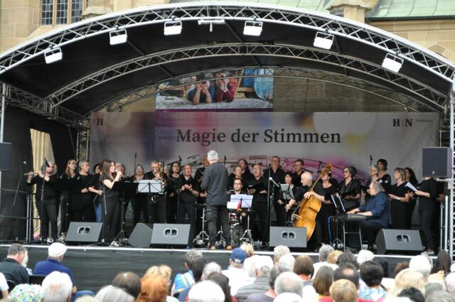 Einer der Chöre beim Auftritt | Foto: Daniela Somers