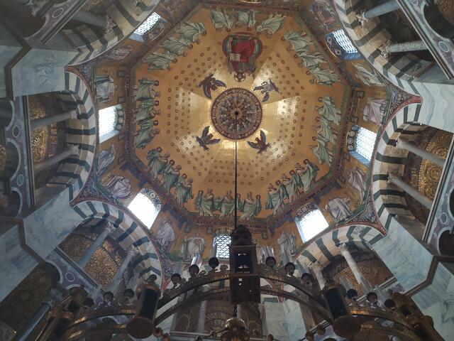 Hinaufgeblickt - die wunderschöne achteckige Domkuppel  | Foto: sigischlottke