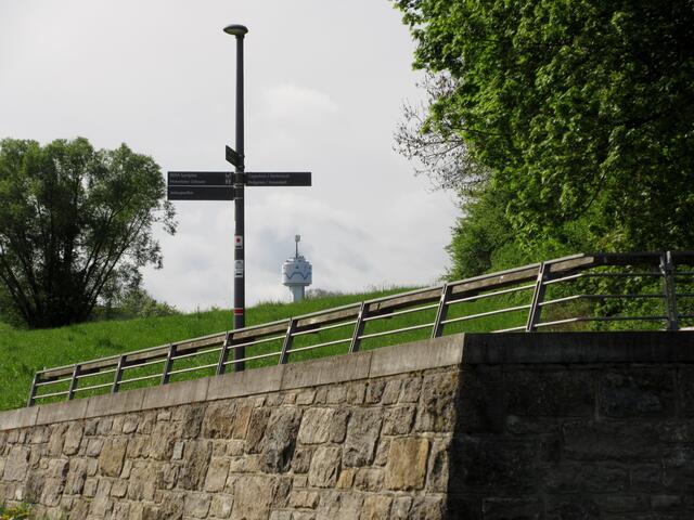 Orientierung und erster Blick auf den Wasserturm | Foto: WandernGabyErich