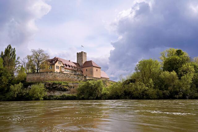 Rathausburg mit Neckar | Foto: Ulrich Seidel