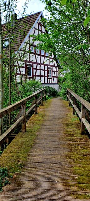 Steg über die Ohrn in Untersteinbach  | Foto: Andreas Odey 
