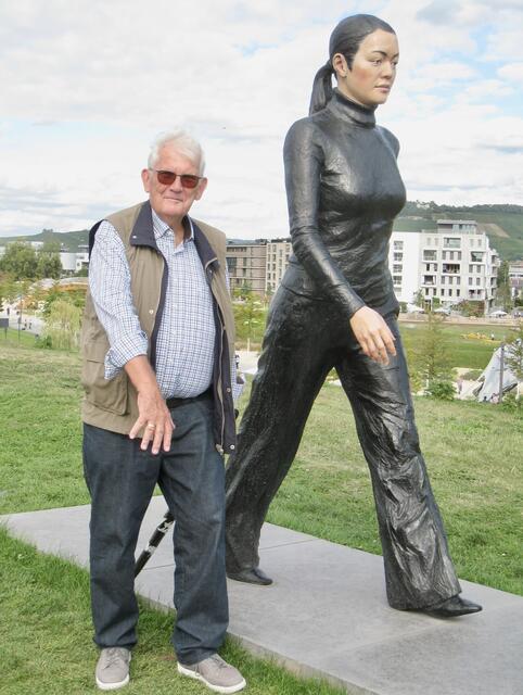 WALKING WOMAN von SEAN HENRY, 2008 | Foto: ED