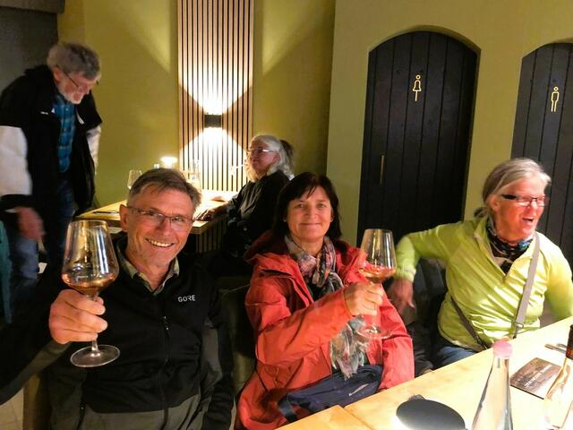 In der sehr elegant und modisch eingerichteten Weinstube Novo kann man sich wohlfühlen. | Foto: Isolde Reitz
