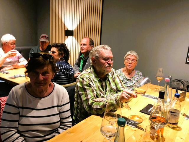  Ein köstlicher, wohlschmeckender und mundender Gewürztraminer  machte den Abschluss der Weinprobe perfekt. | Foto: Isolde Reitz