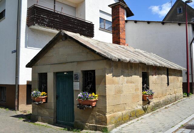 Das alte Backhaus ist das einzige noch vorhanden Backhaus von ehemals 3 Backhäusern der Gemeinde. Es wurde als Letztes im Jahr 1878 erbaut. | Foto: Daniela Somers