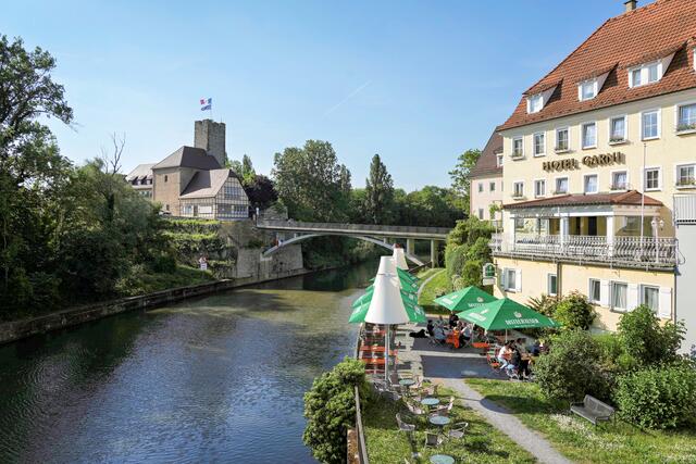 Neckarkanal mit Rathausburg und Gasthaus Zum Viertelesschlotzer | Foto: Ulrich Seidel