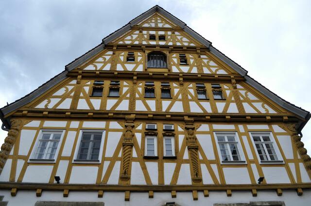 Das Haus wurde in der Renaissance erbaut und die Fassade ähnelt stilistisch der Kapelle auf Schloss Liebenstein. | Foto: Daniela Somers