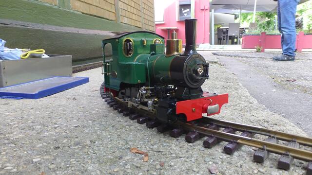 kleine Lok und doch schon groß genug um zu rauchen! | Foto: Jürgen Ott