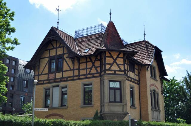 Die historische Villa gleich neben der Villa Visconti | Foto: Daniela Somers