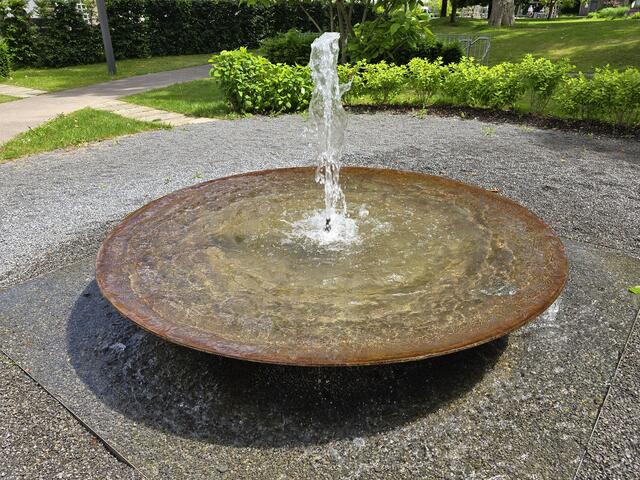 Das ist der kleinere Springbrunnen, er funktioniert. Den schönen großen haben sie noch nicht aktiviert. | Foto: Heidrun Rosenberger