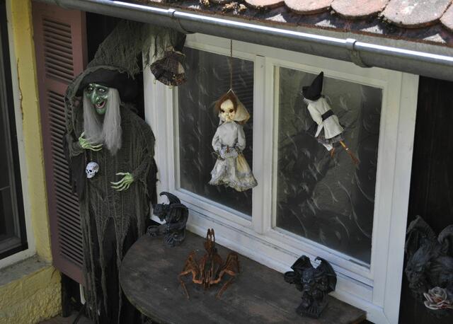 Im Hexengässle gibts überall Hexen zu sehen. | Foto: Daniela Somers