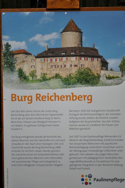 Am Anfang steht auch diese Tafel mit Erklärungen zur Burg | Foto: Daniela Somers