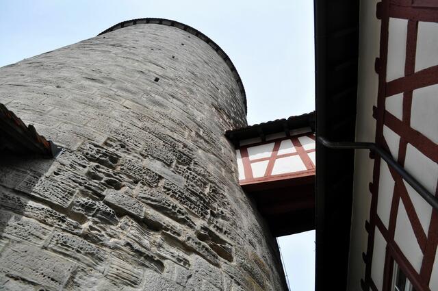 Auch der Bergfried ist mit den Gebäuden verbunden. | Foto: Daniela Somers