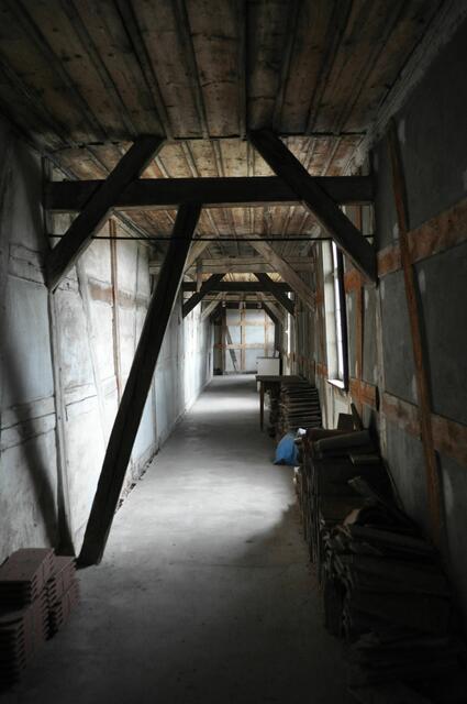 Unterwegs im Wehrgang. | Foto: Daniela Somers